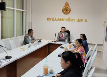 การประชุมออนไลน์ผ่านระบบ zoom meeting ในโครงการพาน้องกลับมาเรียน นำการเรียนไปให้น้อง(Obec Zero Dropout)