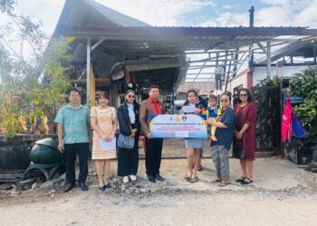 ลงพื้นที่เยี่ยมบ้านนักเรียนพร้อมทั้งมอบเงินทุนช่วยเหลือนักเรียน จำนวน 3 ราย