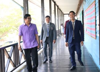 ออกตรวจเยี่ยมโรงเรียนให้กำลังใจกำลังใจผู้บริหารสถานศึกษา ครู และนักเรียน โรงเรียนบ้านมะค่า อ.คง จ.นครราชสีมา