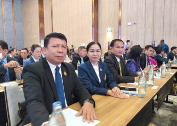เข้าร่วมประชุมสัมมนาเพื่อเสริมสร้างความรู้ความเข้าใจเกี่ยวกับการดำเนินงาน ของ อ.ก.ค.ศ.เขตพื้นที่การศึกษา