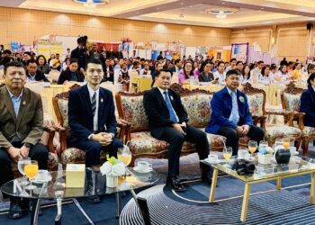 ร่วมเป็นเกียรติในพิธีปิดและมอบโล่รางวัล/เกียรติบัตร ในกิจกรรมการแลกเปลี่ยนเรียนรู้ การนำเสนอผลงาน และการประกวดแข่งขันกิจกรรมการเรียนรู้ ภายใต้โครงการเสริมสร้าง คุณธรรม จริยธรรม และธรรมาภิบาลในสถานศึกษา (โครงการโรงเรียนสุจริต)