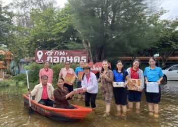 สพป.นครราชสีมา เขต 6 ลงพื้นที่ตรวจเยี่ยมโรงเรียนบ้านกอก ศูนย์เครือข่ายพัฒนาคุณภาพการศึกษาแก้งสนามนาง 2 ที่ได้รับผลกระทบจากมวลน้ำสะสม และน้ำจากลำน้ำชีได้เอ่อท่วมพื้นที่ในโรงเรียน