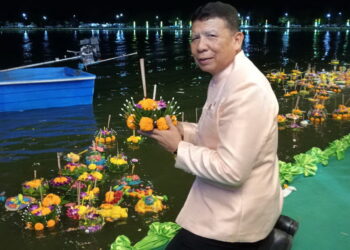 ร่วมงานประเพณีลอยกระทงเทศบาลเมืองบัวใหญ่ ประจำปี 2568 “กระทงแห่งศรัทธา สำนึกในพระมหากรุณาธิคุณ” เพื่อเทิดพระเกียรติและน้อมถวายอาลัย สมเด็จพระนางเจ้าสิริกิติ์ พระบรมราชินีนาถ พระบรมราชชนนีพันปีหลวง