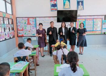 รอง ผอ.สพป.นครราชสีมา เขต 6 ตรวจเยี่ยมสนามสอบการประเมินความสามารถด้านการอ่านของผู้เรียน (RT) ชั้นประถมศึกษาปีที่ 1 ปีการศึกษา 2568