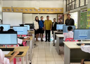 ตรวจเยี่ยมสนามสอบการประเมินคุณภาพผู้เรียน ระดับเขตพื้นที่การศึกษา (Area Test : AT) สนามสอบโรงเรียนชุมชนบ้านหนองบัวลาย