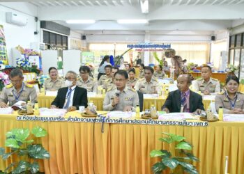 การประเมินสัมฤทธิ์ผลการปฏิบัติงานในหน้าที่ ตำแหน่ง ผู้อำนวยการสถานศึกษา สังกัดสำนักงานเขตพื้นที่การศึกษาประถมศึกษานครราชสีมา เขต 6 รอบ 6 เดือน