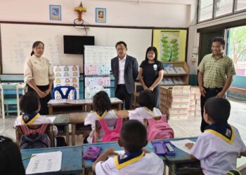 ตรวจเยี่ยมให้กำลังใจผู้บริหารสถานศึกษา ครู และนักเรียน ศูนย์เครือข่ายพัฒนาคุณภาพการศึกษาคง 5