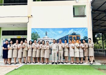 ตรวจเยี่ยมและให้กำลังใจผู้บริหารสถานศึกษา คณะครู และบุคลากรทางการศึกษา โรงเรียนบ้านหนองกระทุ่ม